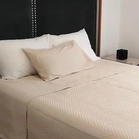 Habitación Sencilla *